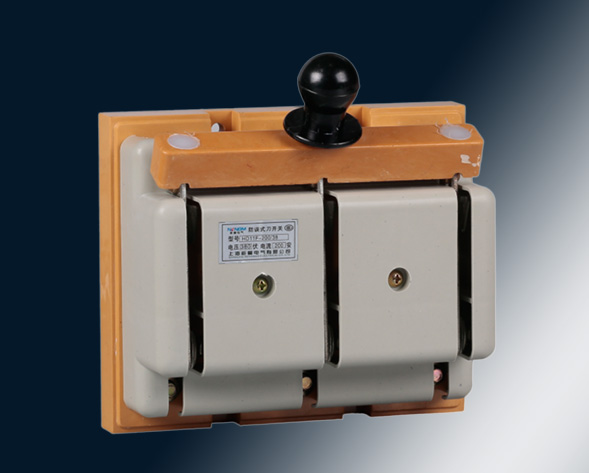 HD系列單投刀開(kāi)關(guān)、HS系列雙投刀開(kāi)關(guān)適用于交流50Hz、額定電壓400V、直流220V，額定電流至1500A的成套配電裝置中，用作手動(dòng)不頻繁接通與分?jǐn)嘟恢绷麟姟?>
											HD、HS開(kāi)啟式刀開(kāi)關(guān)</a>
										</div>
										 
										<div   id=